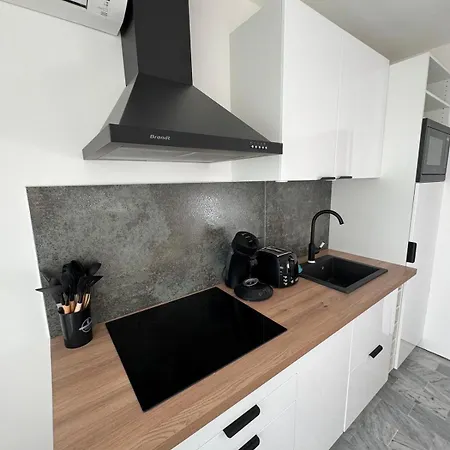 T3 Renove Vu Port Clim Et Wifi Apartament